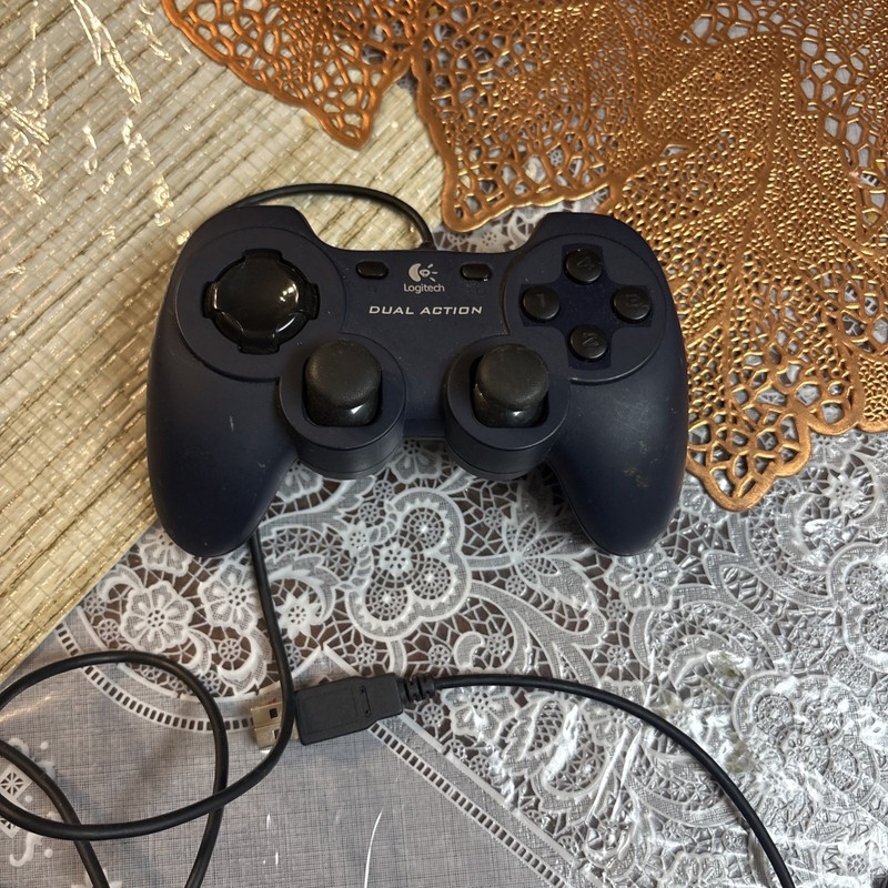 Logitech Dual Action Controller G-UD8 (863227-0000) Gamepad for PC USB