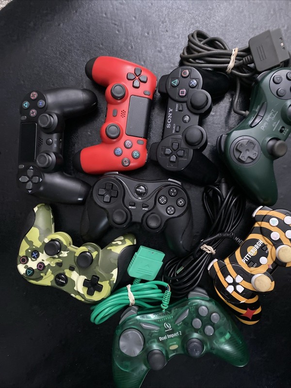 Lot of 8 Playstation PS1 PS2 PS3 PS4 Controllers UNTESTED/For Parts