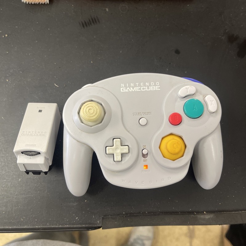 Nintendo DOL-004 Wave Bird Wireless Controller and dongle