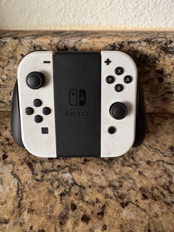 Genuine Nintendo Switch – OLED Switch Joy-Con Pair (L&R) – White (OEM)