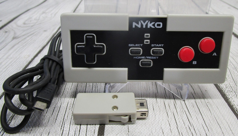 Nyko Miniboss Wireless Controller for NES Classic Edition w/ Ext. Cable – TESTED