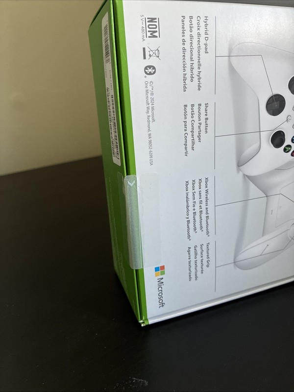 Xbox Controller, Wireless, Factory Sealed Unopened Brand New [Robot White] gallery