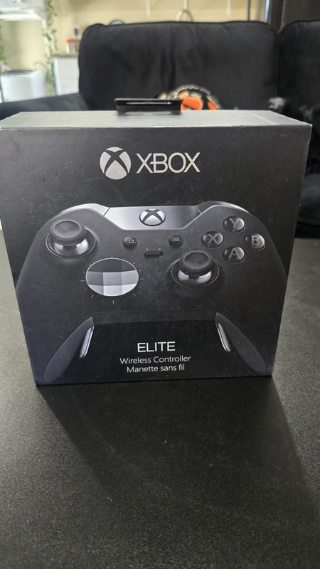 Microsoft Xbox Elite Wireless Controller w/ Carrying Case & 9ft USB Cable