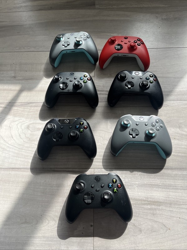 Xbox one controller lot Of 7 For Parts Only Stick Drift Issues