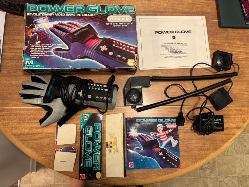 Nintendo NES Power Glove video game motion controller CIB complete w/ rough box