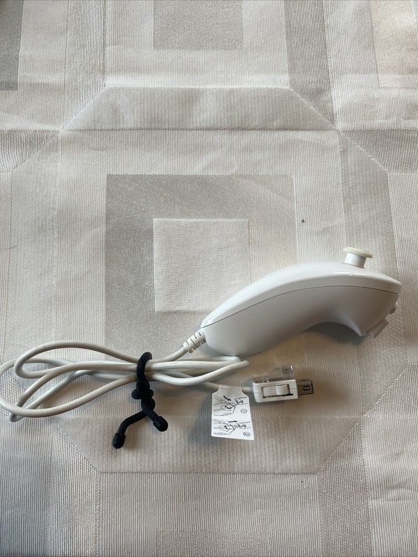 Nintendo Nunchuk (RVLAFK2) Navigation Controller/Nunchuck White