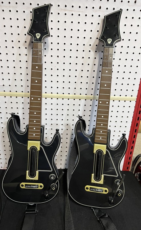 Guitar Hero Hero Power Guitar Missing Dongles And Battery Casing Has Straps
