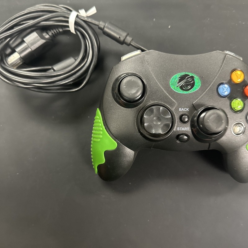 Pelican – XBox Black/Green Wired Controller