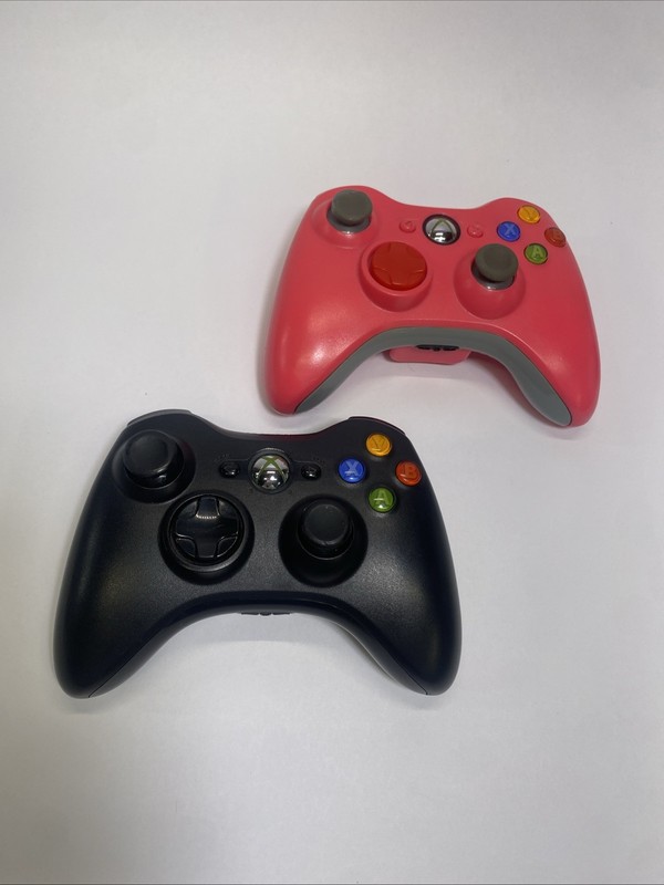 2 Xbox 360 Controllers For Parts Or Repair Untested