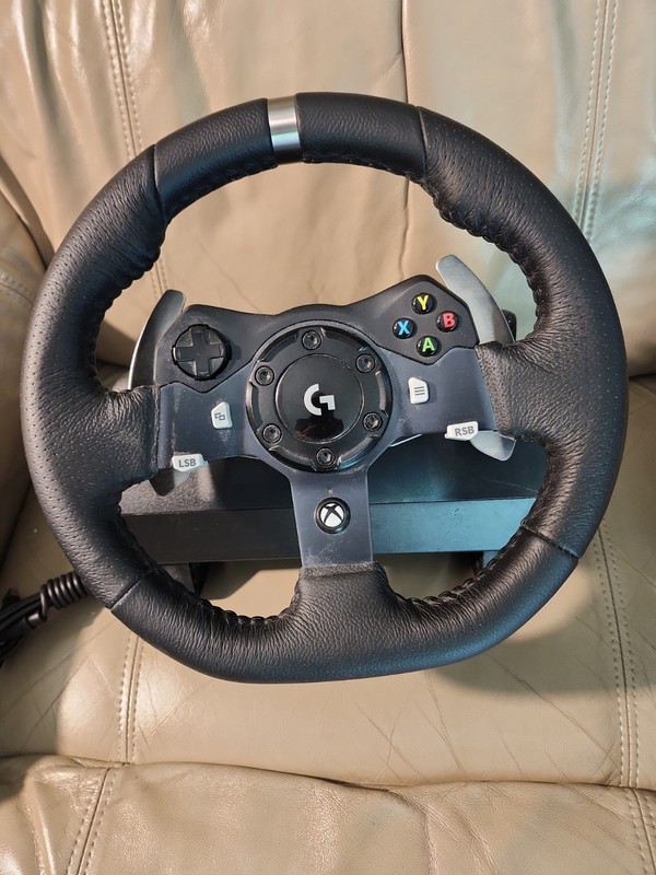 Logitech G920 Driving Force Racing Wheel/Pedels – Black (941-000121)