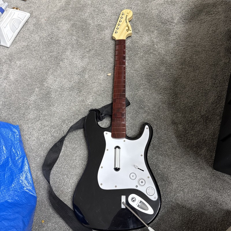 Harmonix Stratocaster Guitar Controller – Black