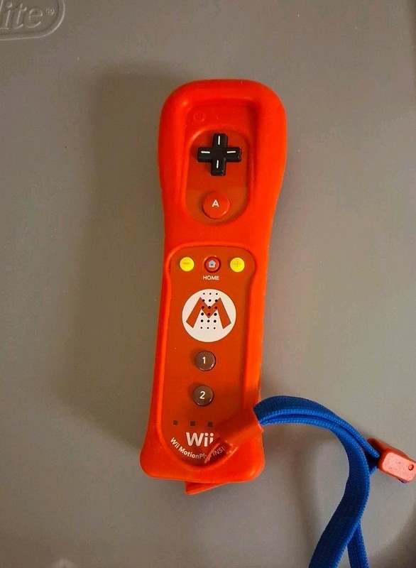 Nintendo Wii/Wii U Motion Plus Super Mario Remote Red Controller Limited Edition