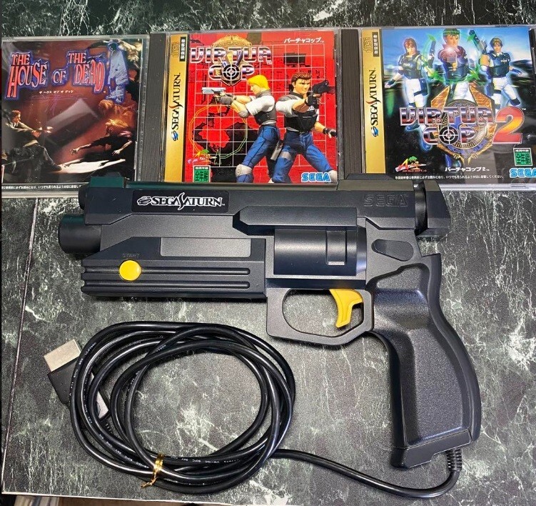 Sega Saturn Virtua Gun w/ Virtua Cop 1 & 2, House of the Dead 3Soft Set Used