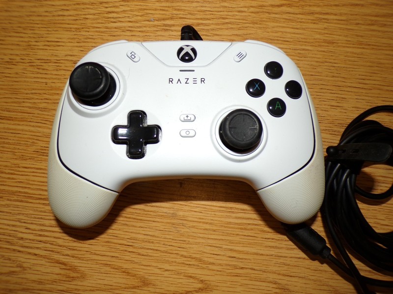 Razer Wolverine V2 Chroma for Xbox - PARTS #3984 gallery