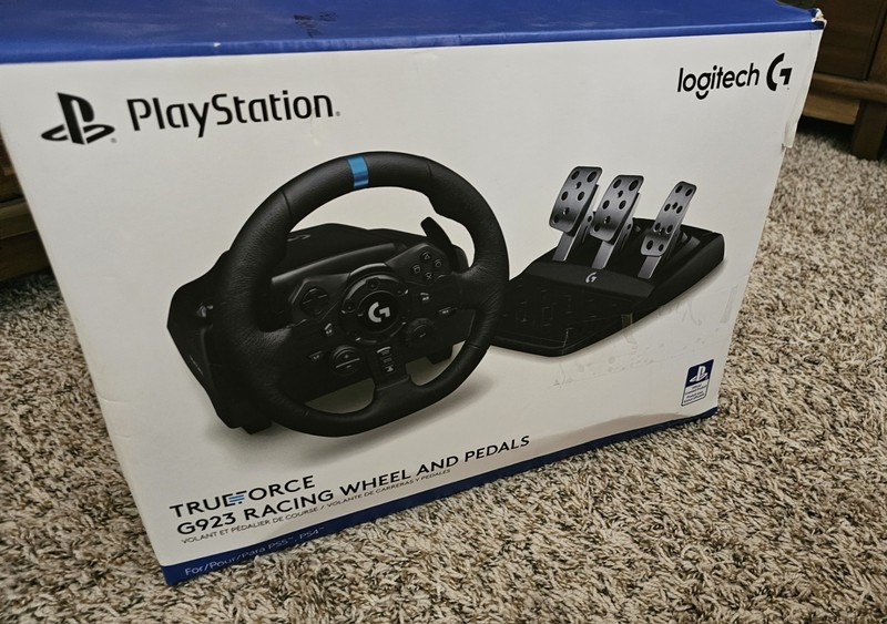 Logitech G923 Racing Wheel and Pedals BRAND NEW