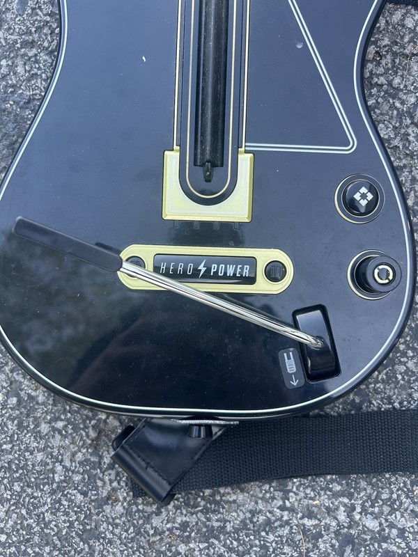 2 Guitar Hero Warriors of Rock Wireless Guitars for Wii No Dongles gallery