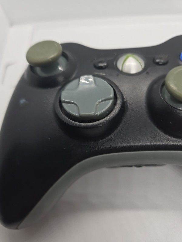 (2) Xbox 360 Wireless Controllers Black OEM Microsoft Untested No Battery Covers gallery
