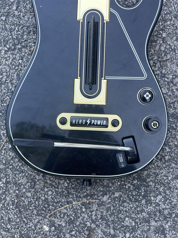 2 Guitar Hero Warriors of Rock Wireless Guitars for Wii No Dongles gallery