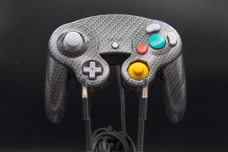 Custom Nintendo GameCube Controller – “Carbon Fiber” Hydro-Dip