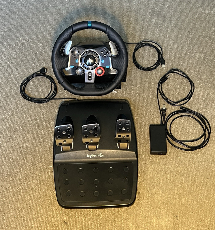 Logitech G29 Racing Wheel with Pedals, Wired for Sony PS4, PS5, PC