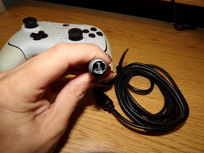 Razer Wolverine V2 Chroma for Xbox - PARTS #3984 gallery