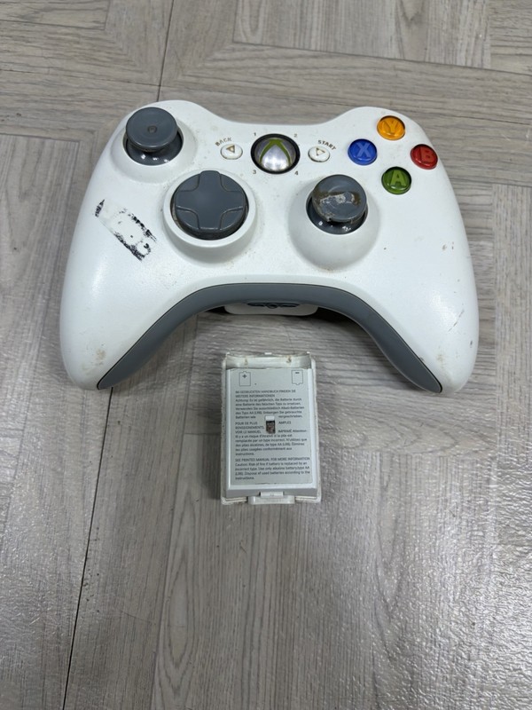 Microsoft Xbox 360 White Wireless Controller – Tested Read Description 1403