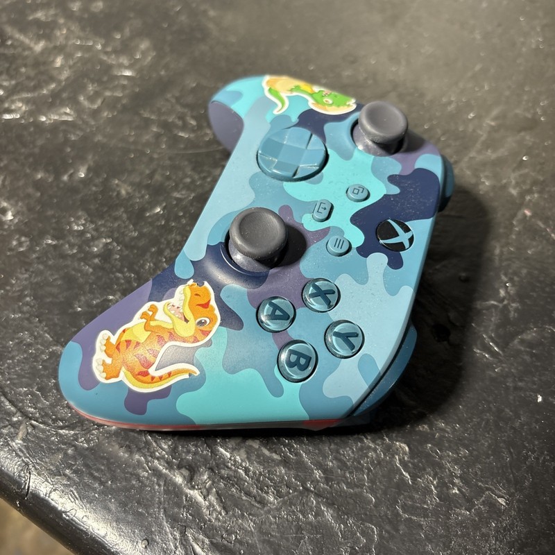 Microsoft Wireless Controller for Xbox Series X/S/One - Mineral Camo Works gallery