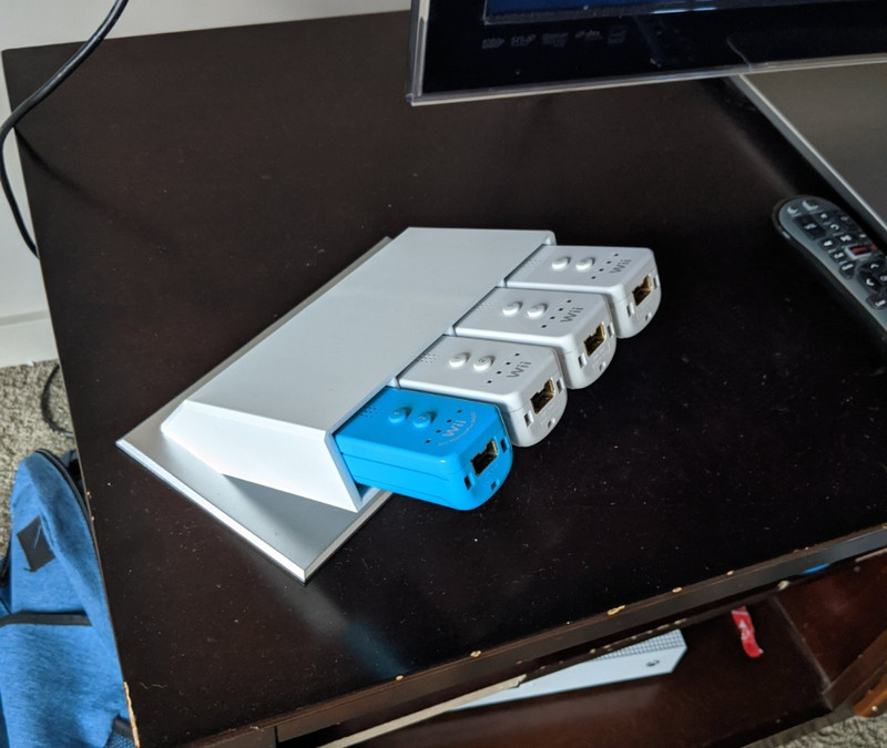 Nintendo Wii Controller Holder Stand