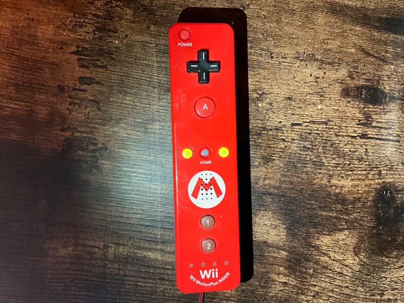 Nintendo Wii Plus (RVLAPNRB) Multimedia Remote