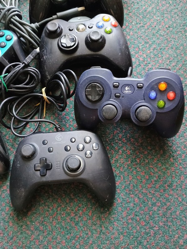 Lot of different controllers Nintendo Famicom HORI HJ-10 Xbox 360 Untested PARTS gallery