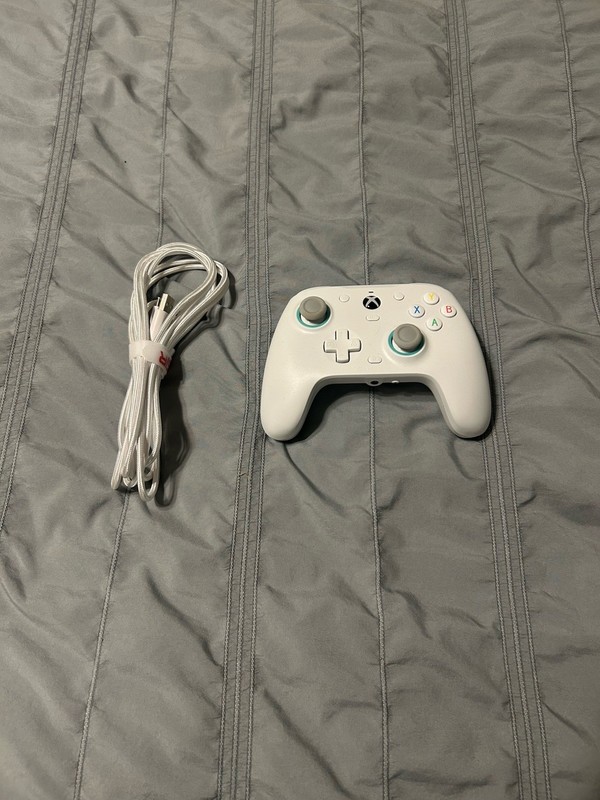 GameSir G7 SE Xbox Gaming Controller for Xbox Series X - White gallery